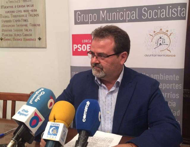 El PSOE denuncia la cara 'B' de la recuperación en Lorca que el PP esconde tras los terremotos de 2011
