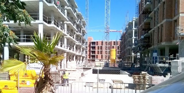 'Con el retraso en la reconstrucción de las viviendas de San Fernando se vulnera el derecho a la vivienda y los derechos de los trabajadores'