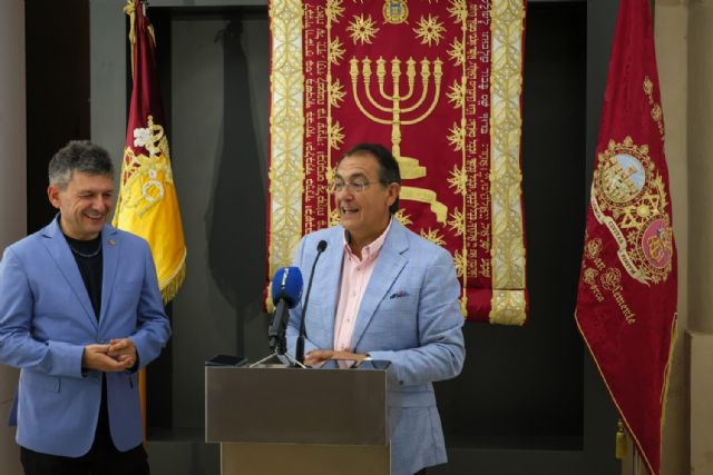 El Ayuntamiento promueve el acercamiento al Museo Medieval de Lorca y la divulgación de sus obras con la iniciativa 'Diálogos en el ciuFRONT: Janukkia, la Jarra de Jacob'