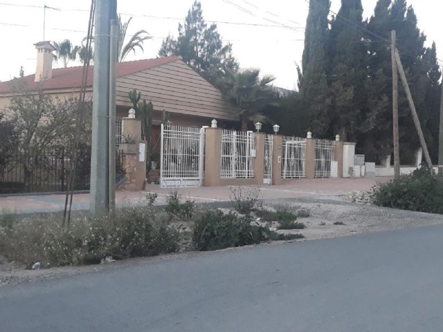 IU denuncia que un intento de 'libertinaje' de Telefónica impide la finalización de las obras del camino Marín