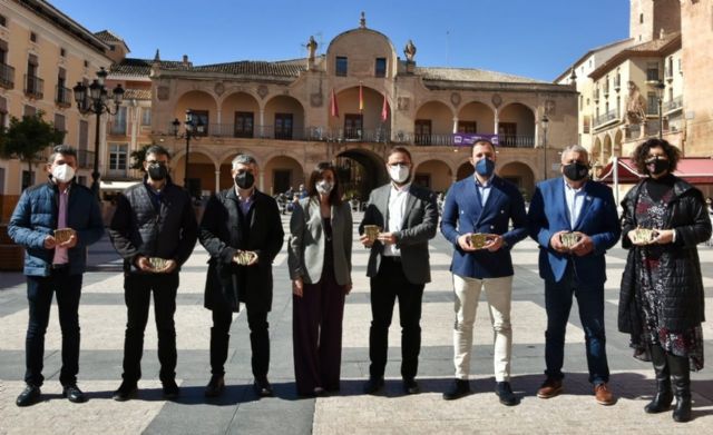 Lorca señaliza con placas de bronce sus siete espacios ligados a la cultura judía