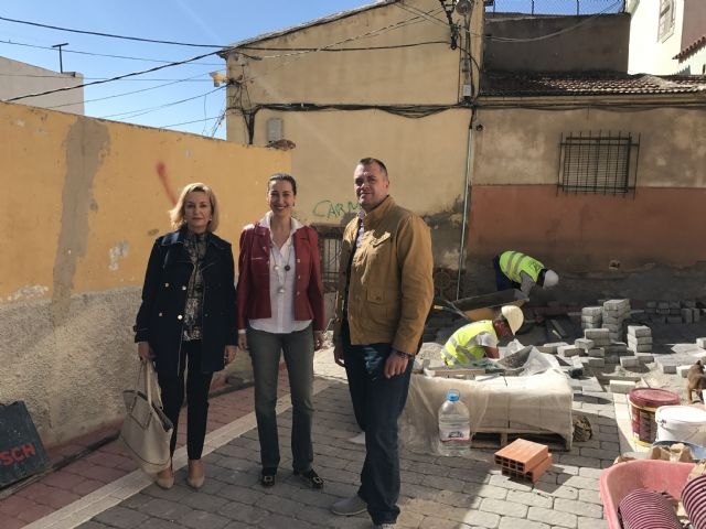 La primera fase de la renovación de calles del barrio de San Cristóbal en Lorca está al 90 por ciento de ejecución