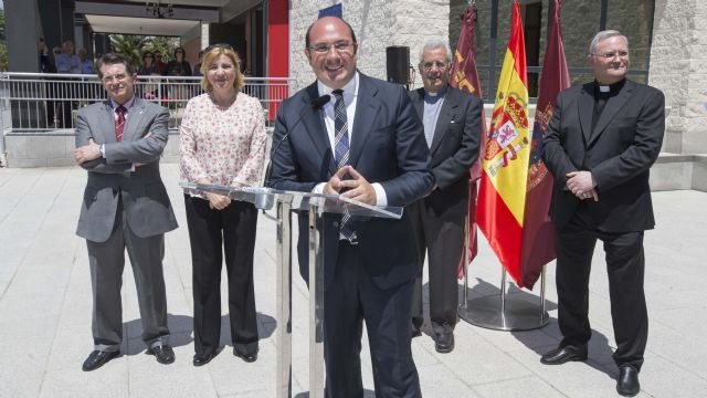 El presidente de la Comunidad resalta que Asprodes es un 'complejo social con alma que consigue que el mundo sea un poco mejor'