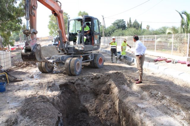 El suministro de agua potable se recupera casi en su totalidad en la Avenida de Santa Clara mientras se repara la avería