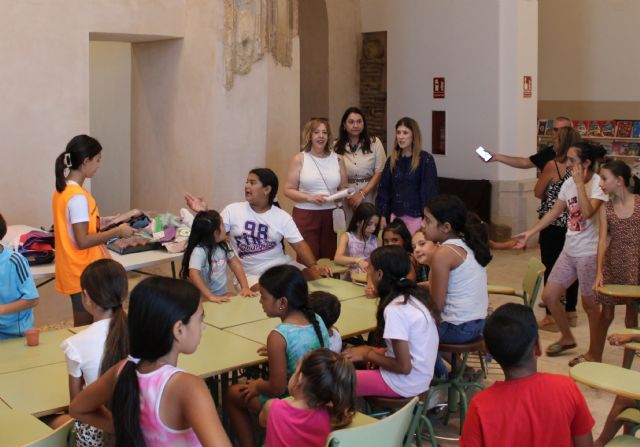 Decenas de niños participan este verano en las actividades educativas y lúdicas previstas para dinamizar el barrio de San Pedro y su entorno