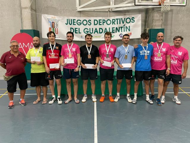 El Open de tenis de mesa de los JDG congrega a 80 palistas de diferentes puntos de la Región, Valencia y Andalucía