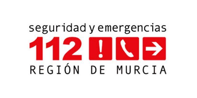Servicios sanitarios de emergencia atienden y traslado a un herido en accidente de tráfico en Lorca