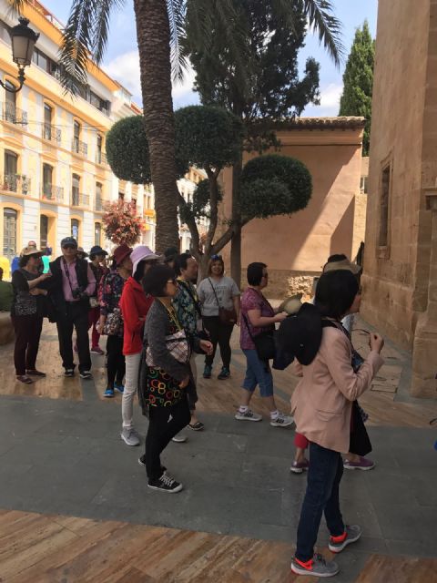 50 asiáticos visitan Lorca consolidando la ciudad como destino de referencia para el turismo de cruceros