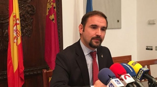 Mateos ofrece su leal colaboración a Gil Jódar