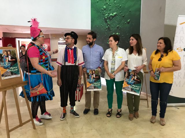 Ayuntamiento y FOMLorca ponen en marcha un proyecto pionero en los centros socio-sanitarios del municipio con el que ayudar a las personas a través de la risoterapia