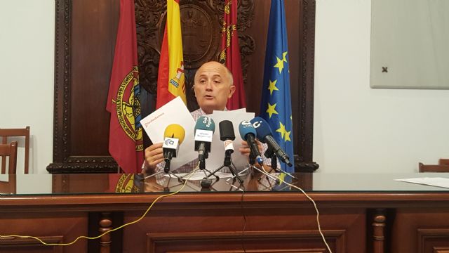 Ciudadanos Lorca reclama agua potable y contenedores de residuos para los vecinos del Camino de La Salud en La Hoya