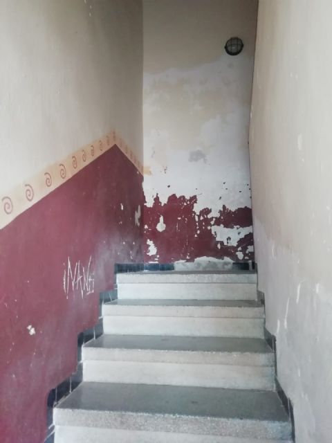 IU: 'Parece mentira que aún queden colegios en Lorca más propios de la postguerra'