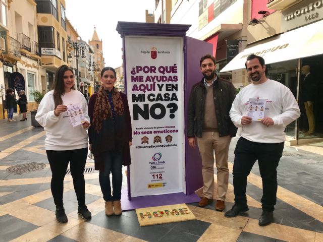 Lorca recibe la campaña de sensibilización contra la violencia de género 'No seas emoticono' lanzada por el Gobierno Regional para concienciar a la población