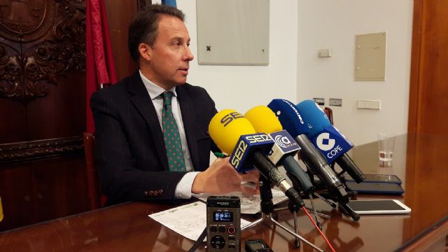 Fulgencio Gil reclama que se sigan firmando las memorias justificativas