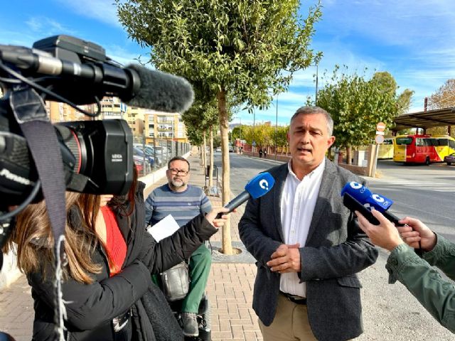 El Ayuntamiento reivindica la mejora de la accesibilidad de los autobuses que suplen al servicio de cercanías de Lorca