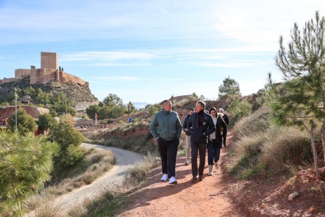 La ruta del Cejo de los Enamorados se refuerza como referente del senderismo interprovincial con una nueva inversión de 48.000€ para adecuar dos históricas pasarelas