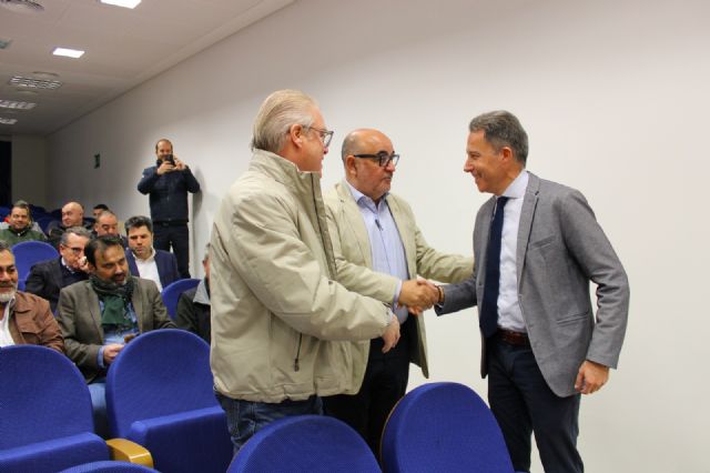 El PP presenta a los comerciantes de Lorca el Plan de Autónomos de Feijóo, “que les rescatará del maltrato de Sánchez con menos impuestos y trabas y más protección social”