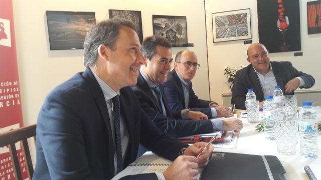 Fulgencio Gil: 'el trabajo que desarrollamos desde los Ayuntamientos es fundamental para impulsar la consecución de un Pacto Nacional del Agua'