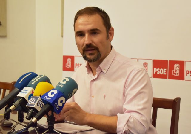 El PSOE propone crear unas bases para regular la concesión de las subvenciones que el Ayuntamiento otorga para la organización de las fiestas populares en barrios y pedanías