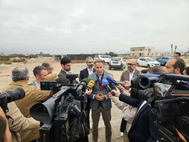 El alcalde insiste en que la solución definitiva para el paso del Ave por Torrecilla es ampliar el viaducto como reclaman los vecinos