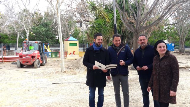 Fomento renovará por completo el parque pediatra Pallarés Cachá de Lorca e incluirá siete zonas de juegos infantiles