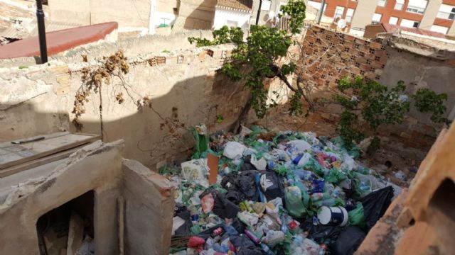 La falta de civismo y de control municipal convierten al Calvario Viejo en un estercolero