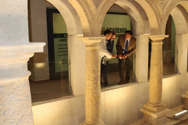 Últimas pruebas de iluminación del antiguo claustro de Santo Domingo que entra en la recta final de su restauración