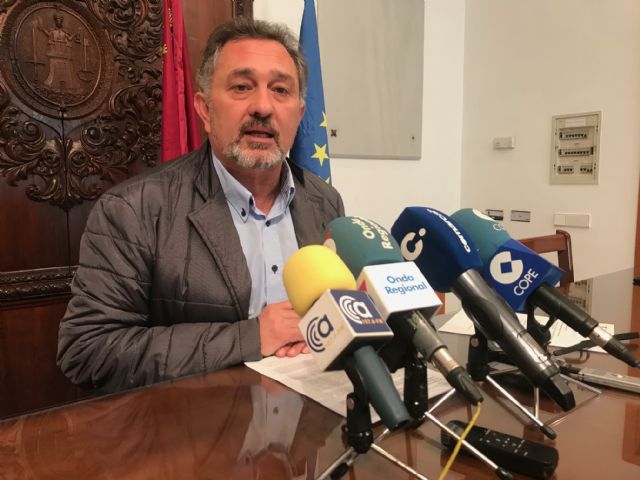 El Ayuntamiento adjudica las obras que permitirán a decenas de familias de Almendricos contar con suministro eléctrico regular tras pasar varios años con luz de obra