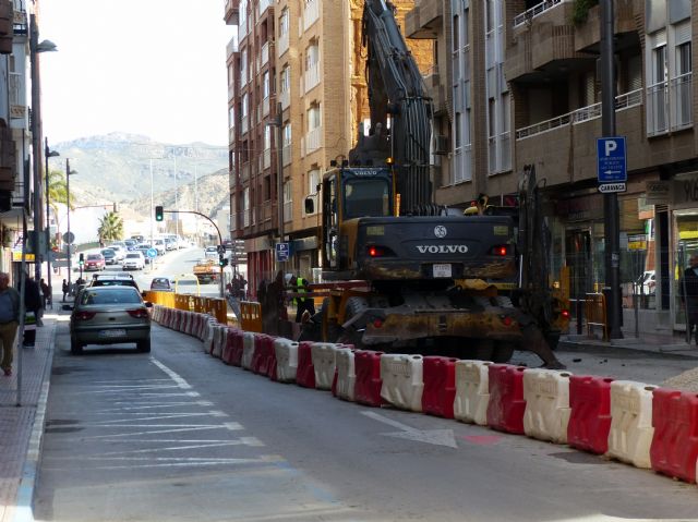 IU-V denuncia la acumulación de horas de los trabajadores en las obras de regeneración urbana
