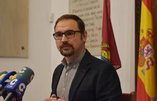 Diego José Mateos: 'Los vecinos de Jerónimo Santa Fe no se merecen el abandono y la dejadez que presentan sus calles'