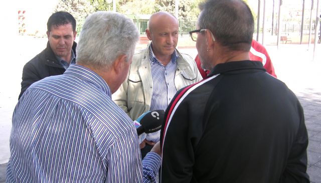 IU-V señala numerosos desperfectos en las recién inauguradas zonas de ocio de San Diego