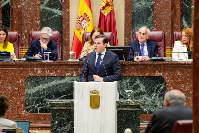 VOX exige explicaciones al Gobierno regional por utilizar el IES Ibáñez Martín de Lorca para tramitar certificados vinculados a la regularización masiva de inmigrantes