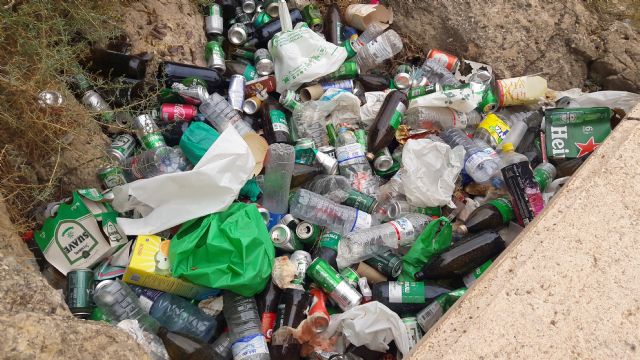 El PP exige una intervención de choque para limpiar el barrio de San Juan y el lecho del río