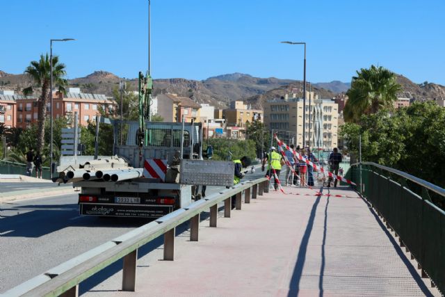 Comienzan las obras de remodelación del Puente Nuevo tras más de cuatro décadas desde su construcción con una inversión cercana a los 170.000 euros