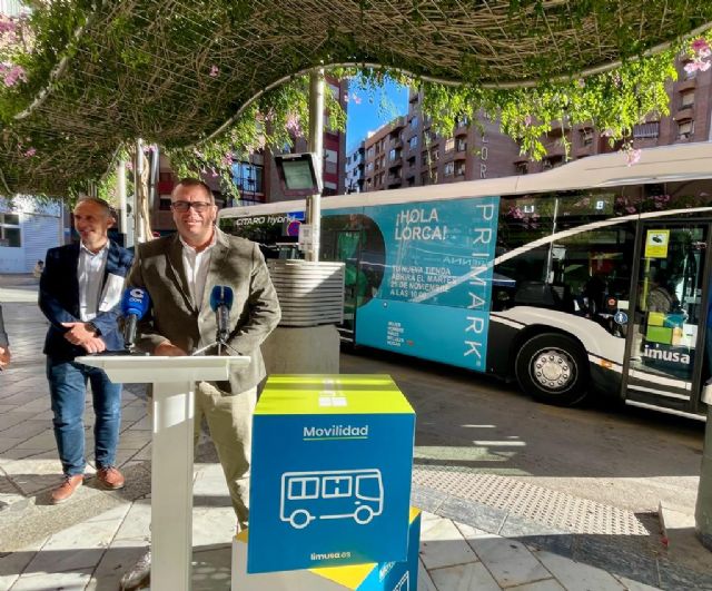 El Ayuntamiento de Lorca impulsa el pago de billetes con tarjeta en autobús, tras un mes de récord de usuarios