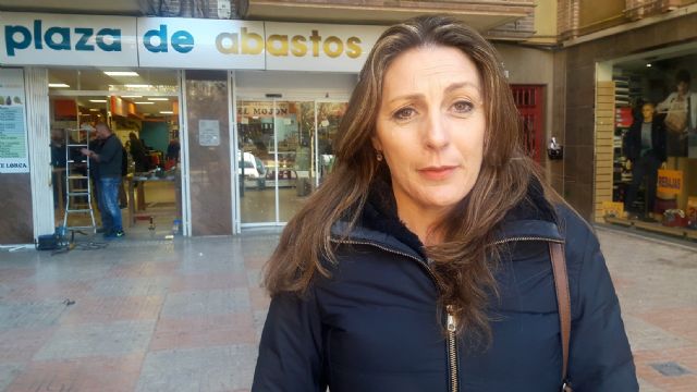 El PP felicita a los vendedores y usuarios de la Plaza de Abastos tras conseguir que se dote a esta instalación de un sistema de puertas automáticas