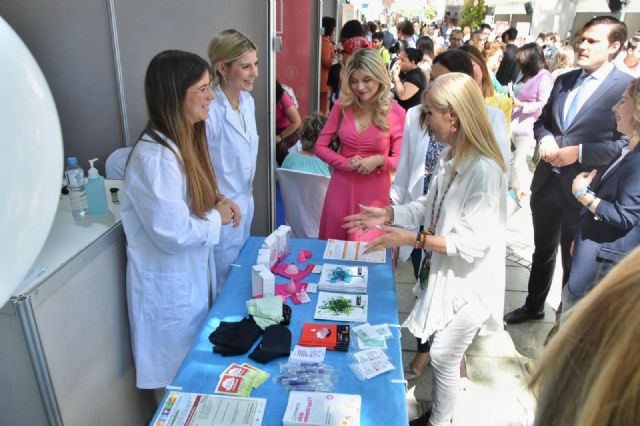 Lorca inaugura la XVII edición de la Feria de la Salud, que permanecerá abierta hasta el próximo sábado, 18 de mayo