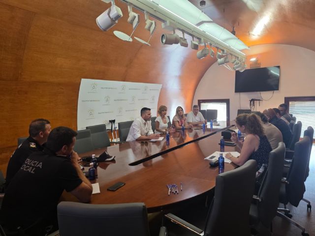 Lorca afianza su liderazgo nacional en el control del padrón con una reunión de trabajo con el Ayuntamiento de Vera