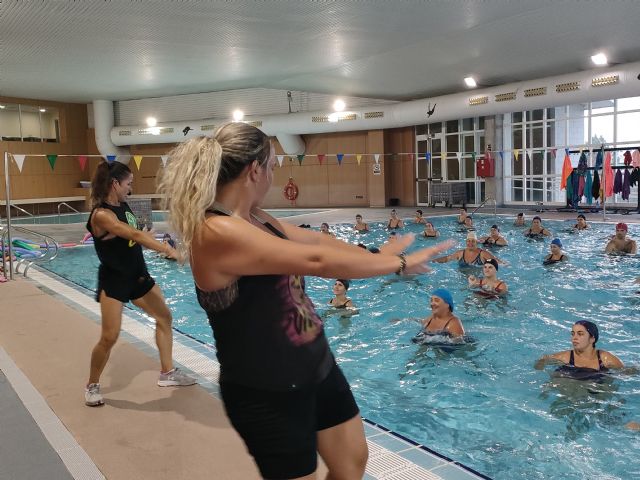 Las actividades acuáticas inician su periplo por los JDG con la animada sesión de aquazumba en el CD Felipe VI
