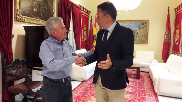 Diplomas de Servicios Distinguidos de la Ciudad