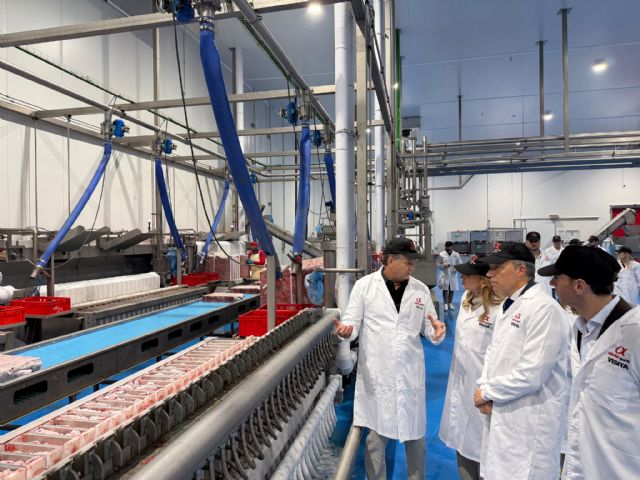 La empresa Amigüitos Pets & Life crece en Saprelorca y refuerza el empleo en el municipio