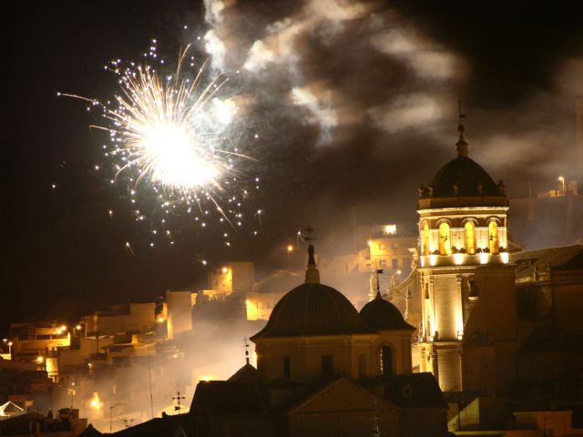 IU-V: 'Alguien ha debido hacerlo mal para que la muestra cultural 'huellas' no esté hoy en San Patricio'