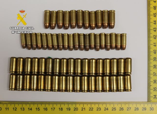 La Guardia Civil desarticula un violento grupo criminal relacionado con robos de tractores y 'petaqueo'