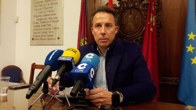 Fulgencio Gil propone que el Ayuntamiento exija a Pedro Sánchez que no negocie un acuerdo que quebrante la unidad de nuestro país y la igualdad entre españoles