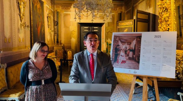 Coros y Danzas de Lorca edita un calendario para ayudar a los damnificados por la DANA de Valencia