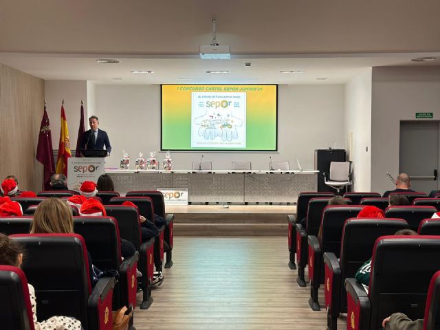 Fulgencio Gil: 'Es fundamental incentivar a los más jóvenes para que conozcan la importancia del sector primario, fomentando así el relevo generacional que reclama el sector'