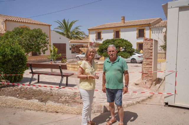 La Concejalía de Vertebración del Territorio y Lucha contra la Despoblación inicia las obras de renovación integral de la Plaza Juan Carlos I en Zarcilla de Ramos
