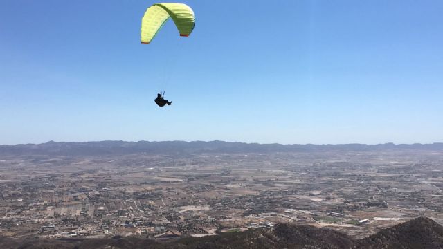 51 parapentes surcan el cielo de Lorca en la XX Concentración Nacional