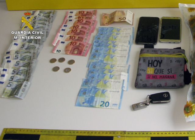 La Guardia Civil detiene a tres jóvenes sorprendidos con más de medio kilo de marihuana en Totana
