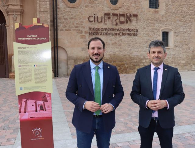 La concejalía de Turismo instala un nuevo infomón en el CiuFRONT para acercarlo a lorquinos, visitantes y turistas